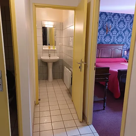 Inn Le Commerce 3*