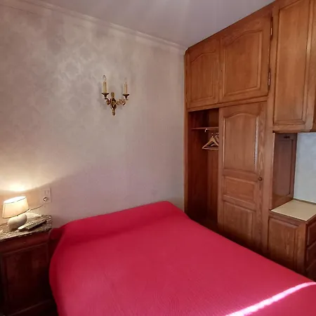 Inn Le Commerce 3*